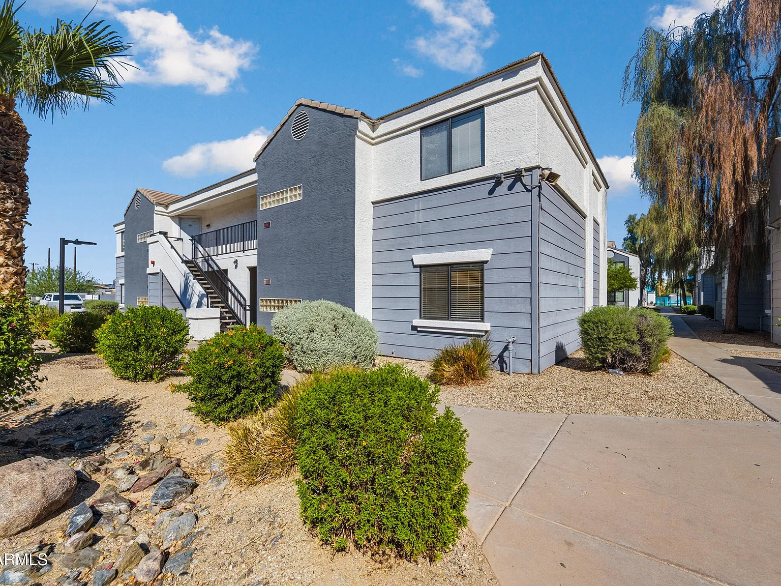 3 bed, 2.0 bath, 1161 sqft, $1,299 — Photo 1
