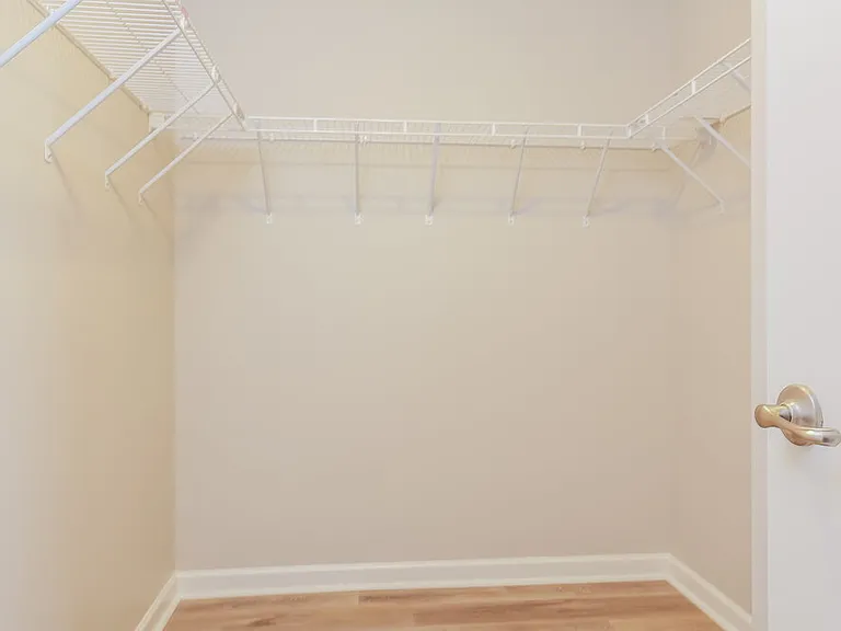 2212 Ambergate Dr — Photo 10