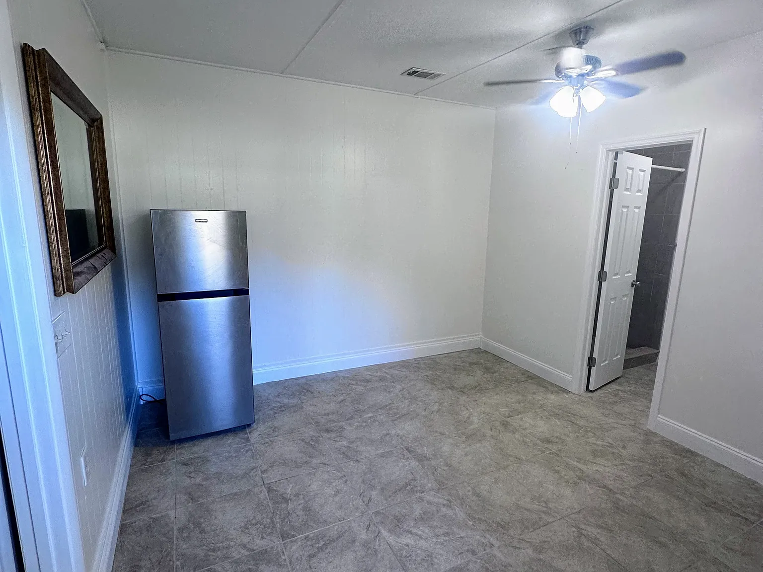 1 bed, 300 sqft, $850 — Photo 2