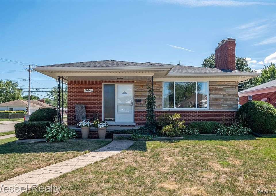 22824 Alger St, Saint Clair Shores, MI 48080 | Zillow