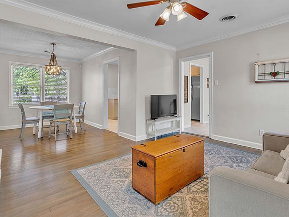 5th image of 465 Gerald Rd