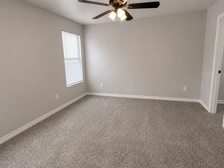 5016 Flipper Dr — Photo 6