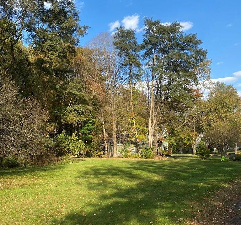 1st image of 1899 Woods Edge Dr