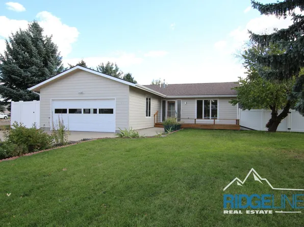 13 Treasure State Dr, Great Falls, MT 59404