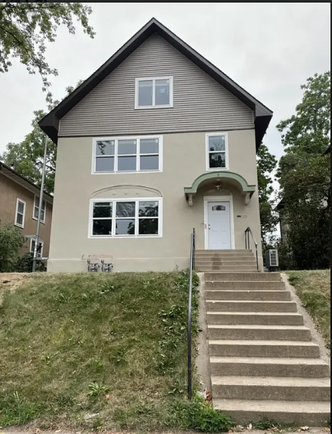 5 bed, 2500 sqft, $3,625 — Photo 1