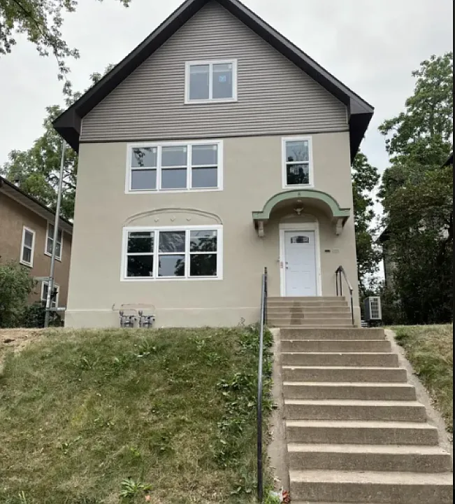 1952 Saint Clair Ave