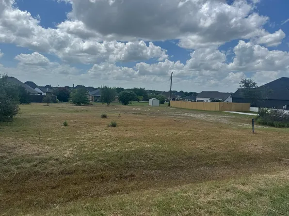 5672 Herkes Ct, Fort Worth, TX 76126