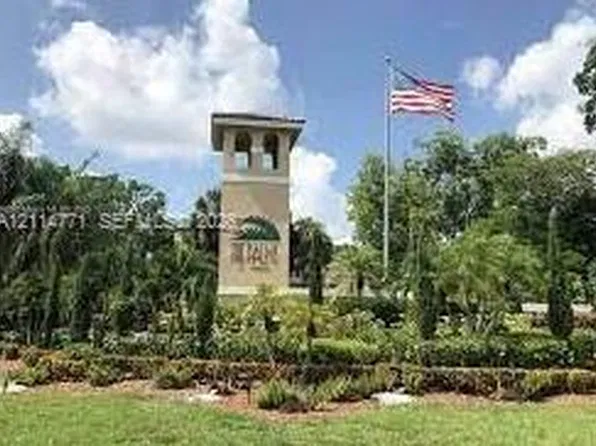 300 Palm Cir W APT 202, Hollywood, FL 33025