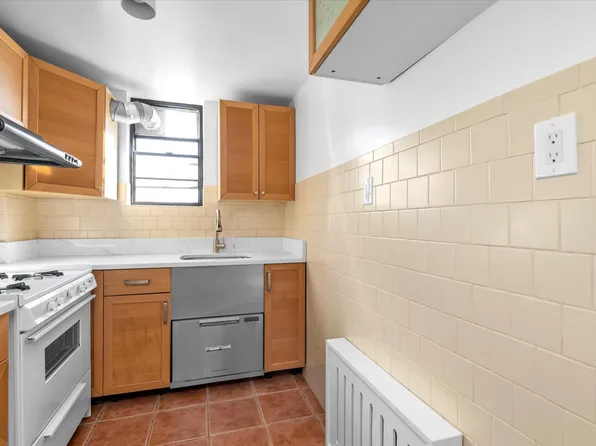 107-40 Queens Boulevard image 13 of 20