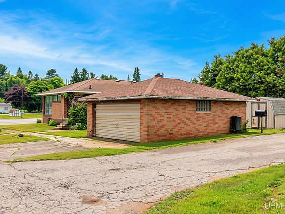 4th image of 802 Palms Ave