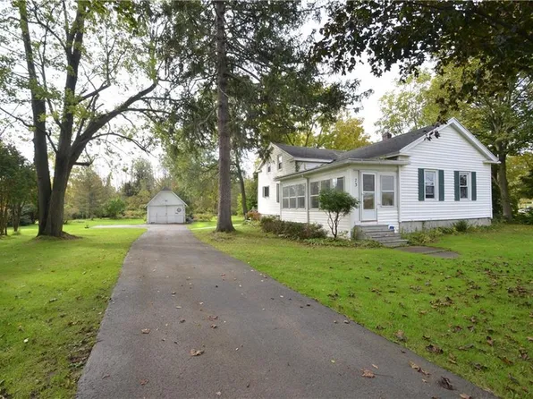 73 W Buffalo St, Churchville, NY 14428