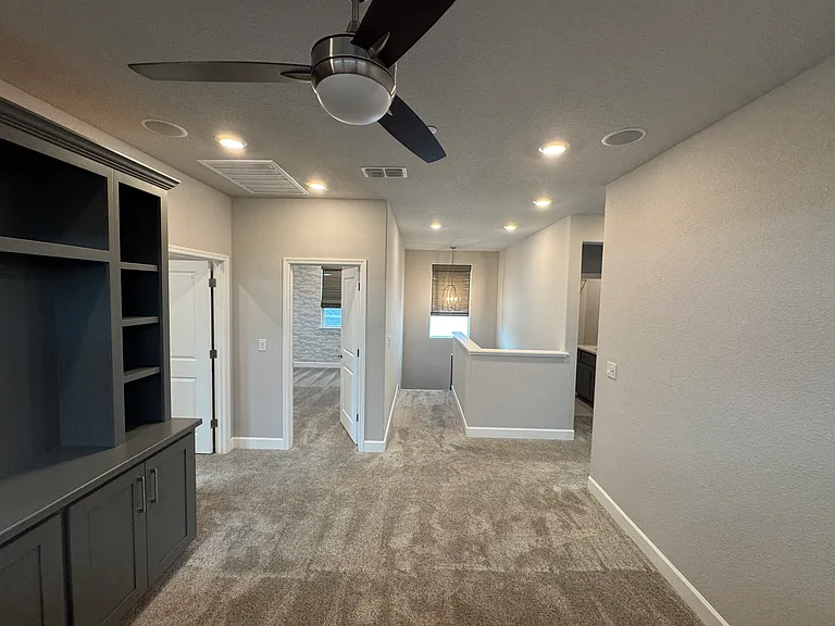 1417 Wadsworth Cir — Photo 32
