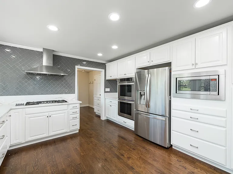3936 S Pinehurst Cir — Photo 4