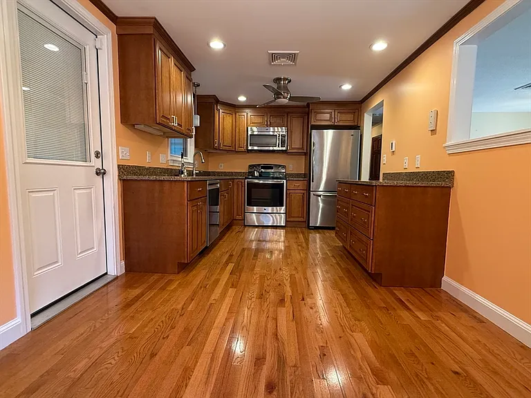 9 Brookdale Cir — Photo 4