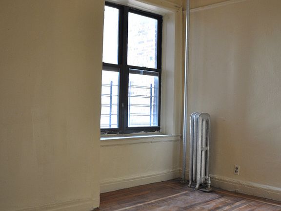 5th image of 1798 Bedford Ave APT A31