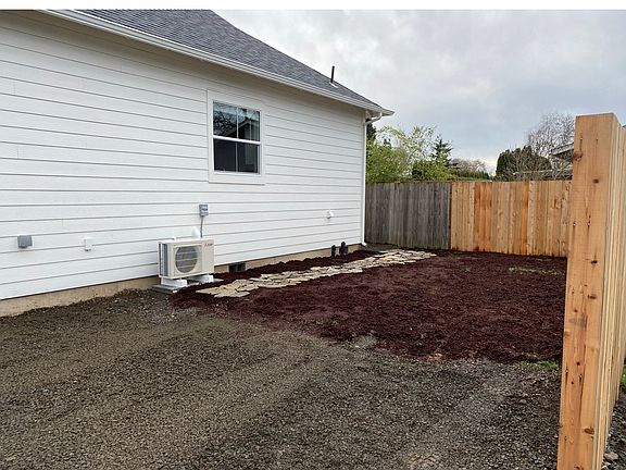 3rd image of 2174 Hollywood Dr NE #A