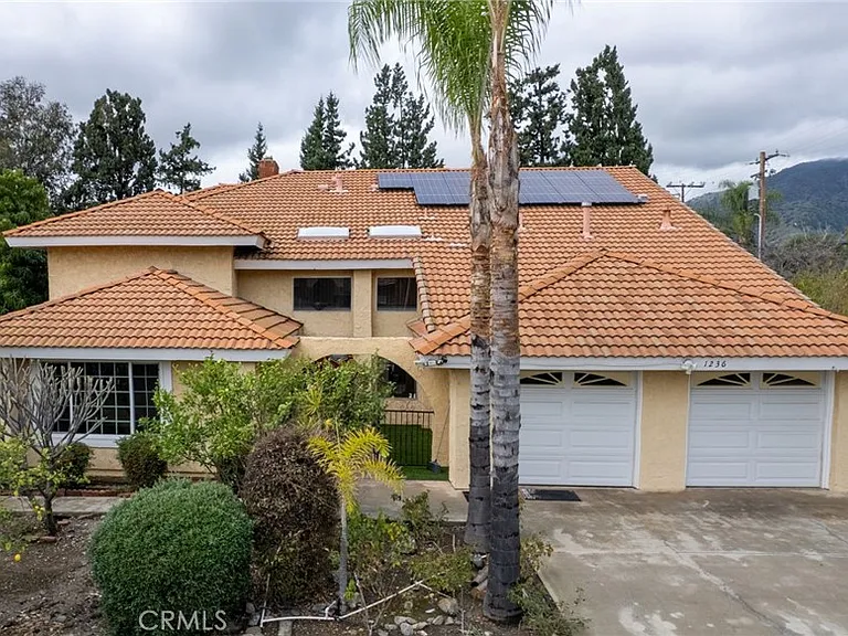 1236 E Sierra Madre Ave — Photo 2