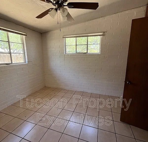 1615 E Adelaide Dr #4 — Photo 21