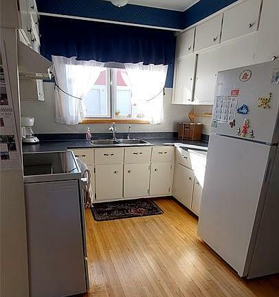 3rd image of 77 2nd St NE