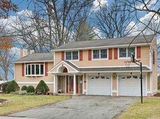 58 Smithfield Rd, Waldwick, NJ 07463