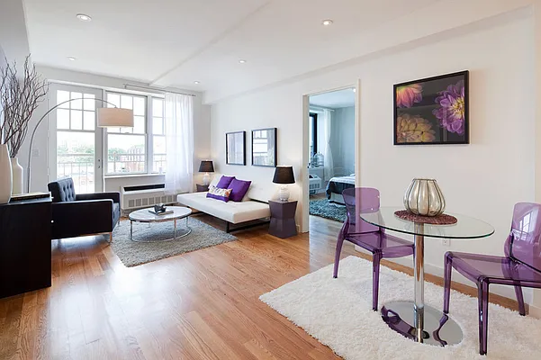 Rented by Realty Advisors Group | media 9