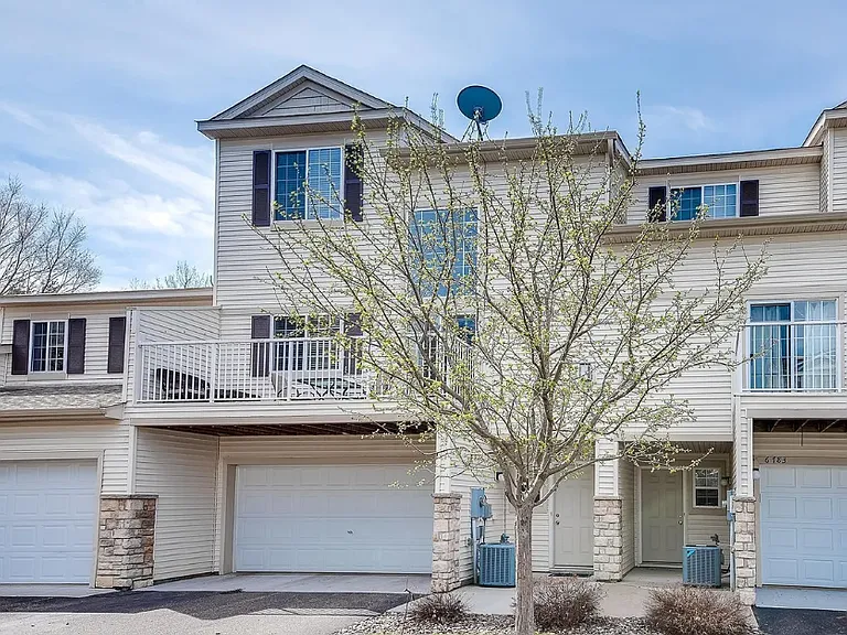 6787 Pine Crest Trl S — Photo 32