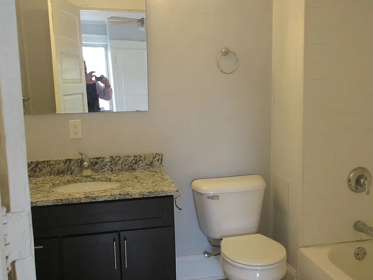 115 S Main St — Photo 8