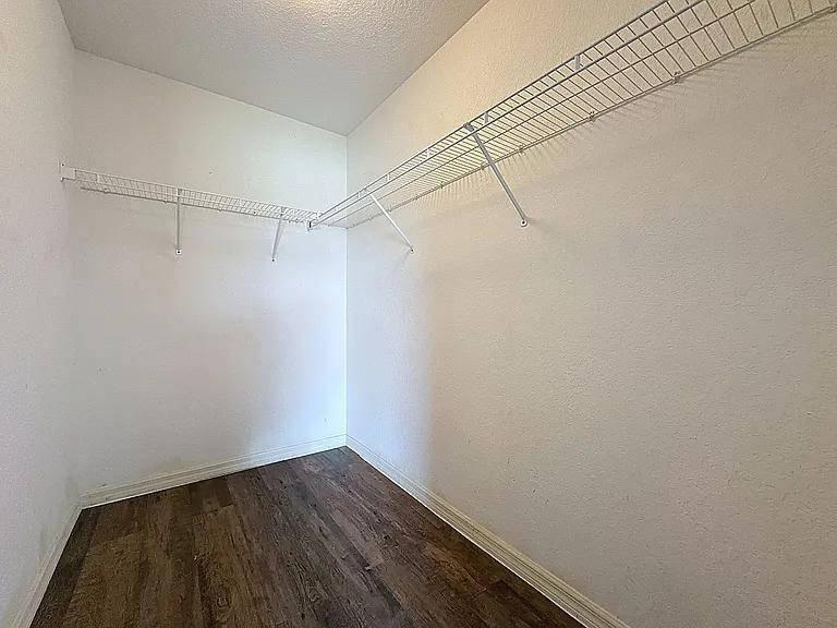 424 Danube Way — Photo 23