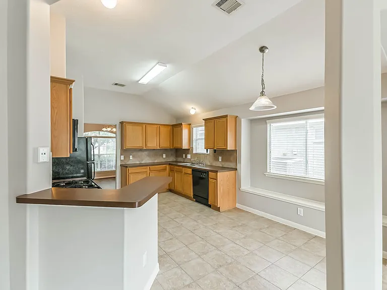 13831 Hillingdale Ln — Photo 9
