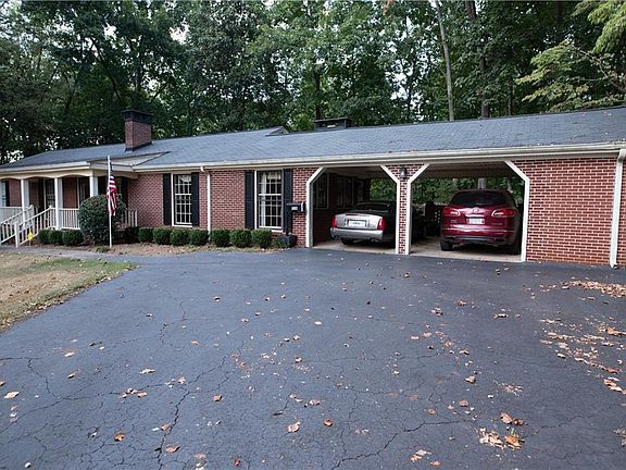 2nd image of 528 Hickory Dr
