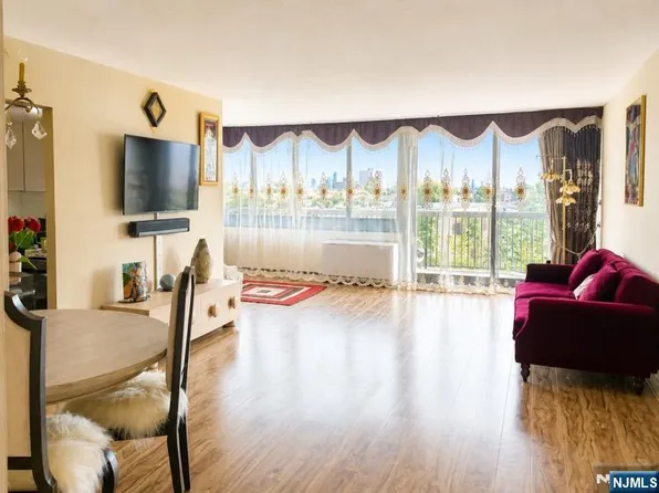 770 Anderson Ave APT 6-R, Cliffside Park, NJ 07010