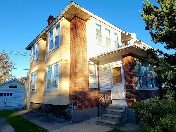 305 Friendship St, Philadelphia, PA 19111