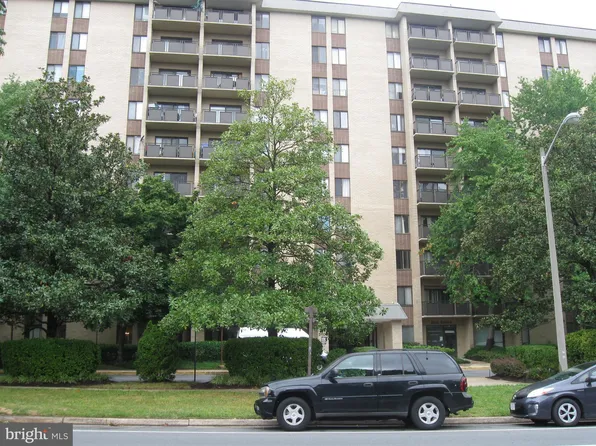 3100 S Manchester St APT 813, Falls Church, VA 22044