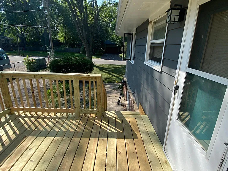 547 Allen Ave — Photo 6