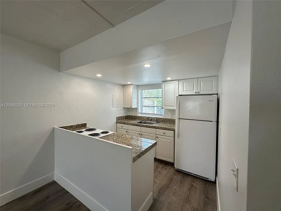 840 NE 17th Ter #5B