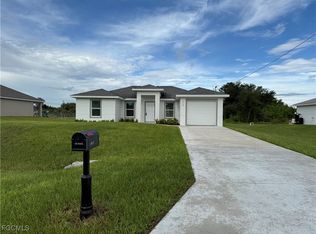 418 Pinehurst Ave, Lehigh Acres, FL 33974