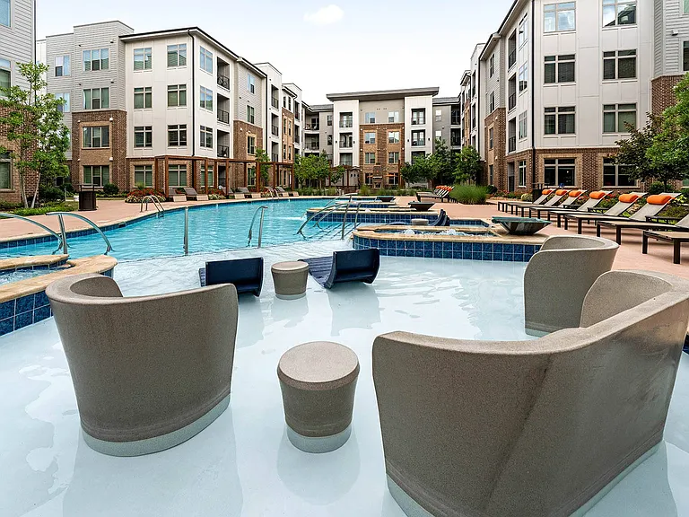 Knox at Metrocenter Apartments — Photo 33