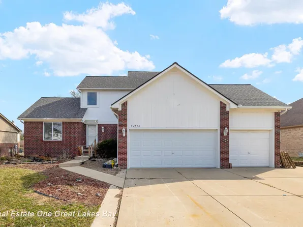 52478 Ford Ln, Chesterfield, MI 48047