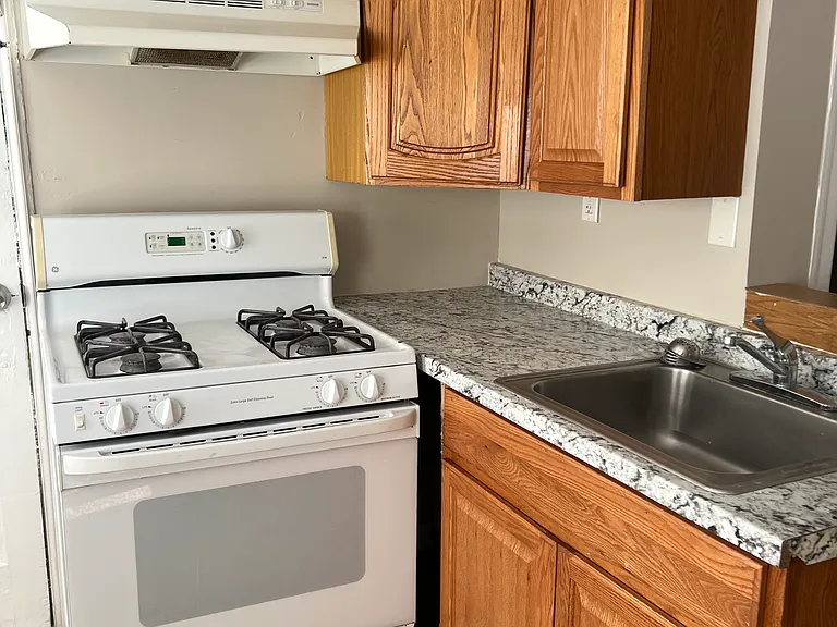 36 S Dover Ave #B — Photo 6