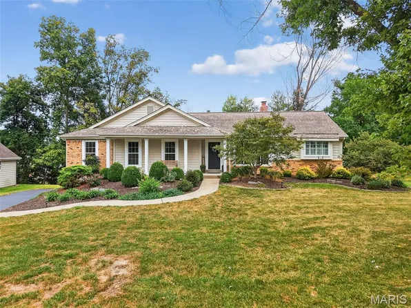 50 Golden Ridge Ct, Saint Charles, MO 63304