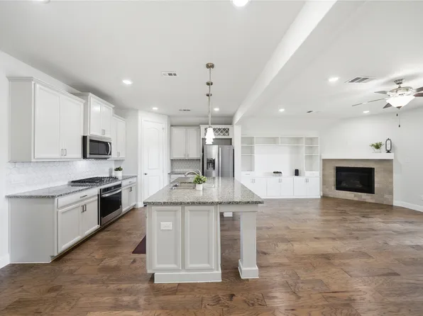14317 Spitfire Trl, Roanoke, TX 76262