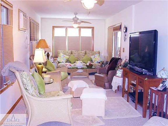 3rd image of 7329 Glen Terra Dr
