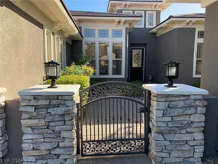 27 Plum Hollow Dr — Photo 2