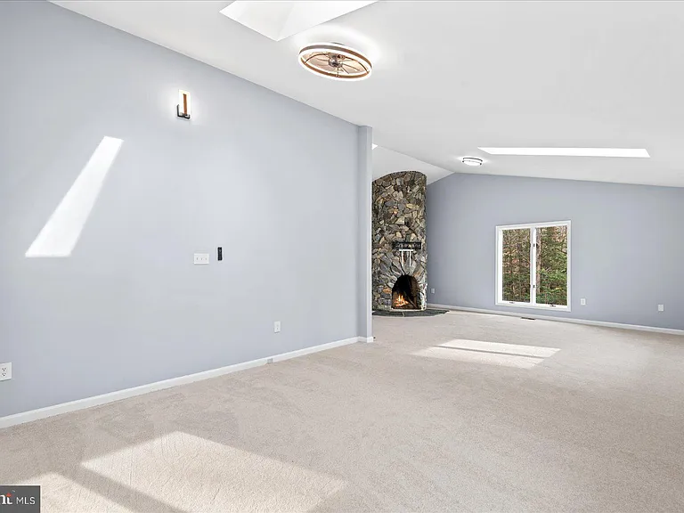 7621 River Rd — Photo 45