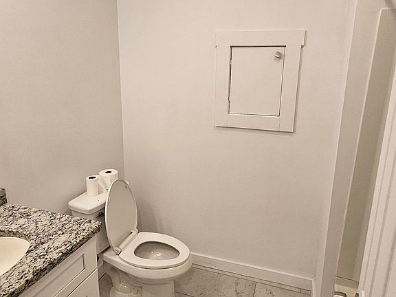 4th image of 147 Canterbury St APT 3