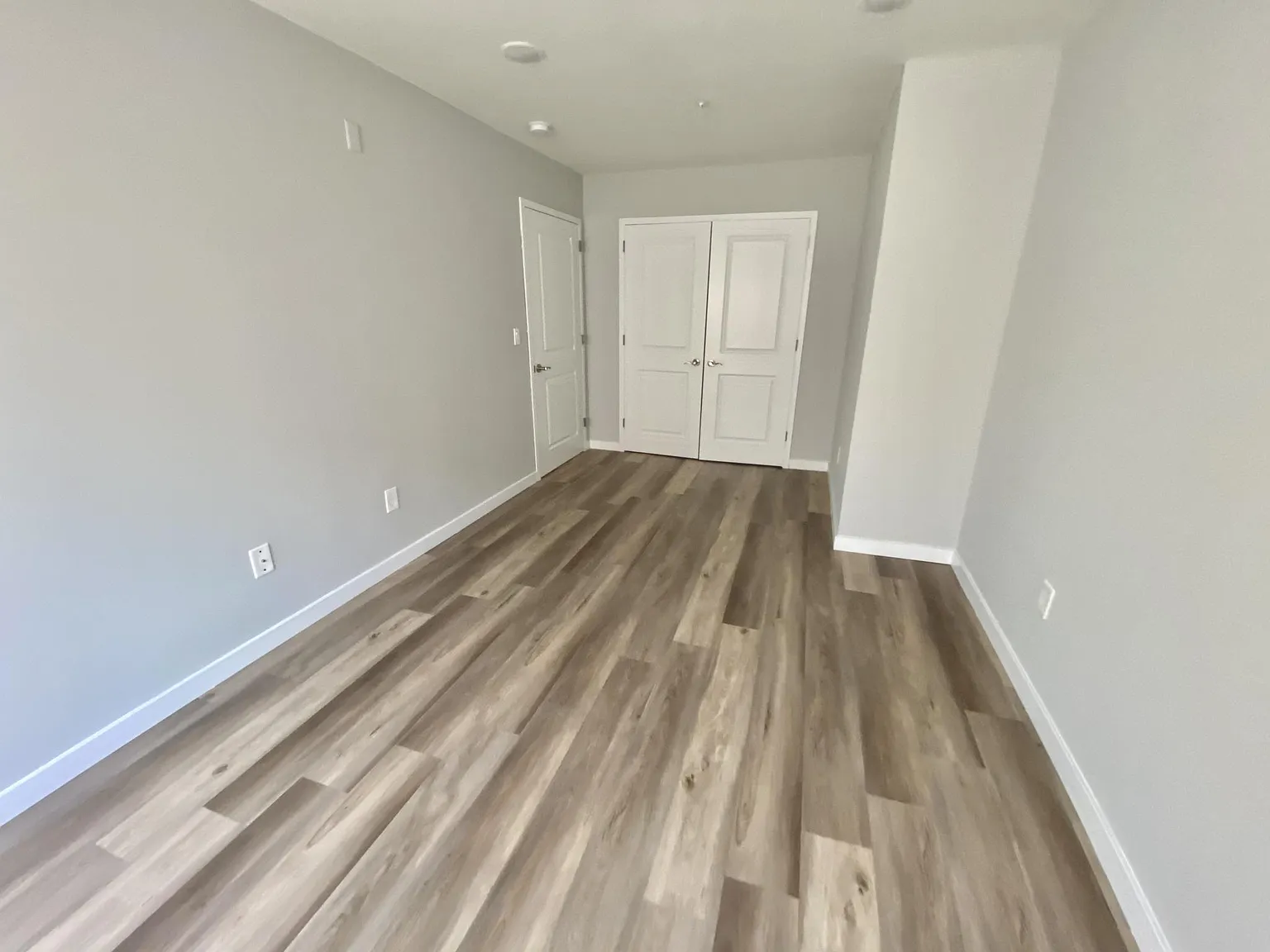 1 bed, $1,677 — Photo 2