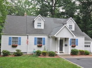 8 Grove Pl, Mountain Lakes, NJ 07046