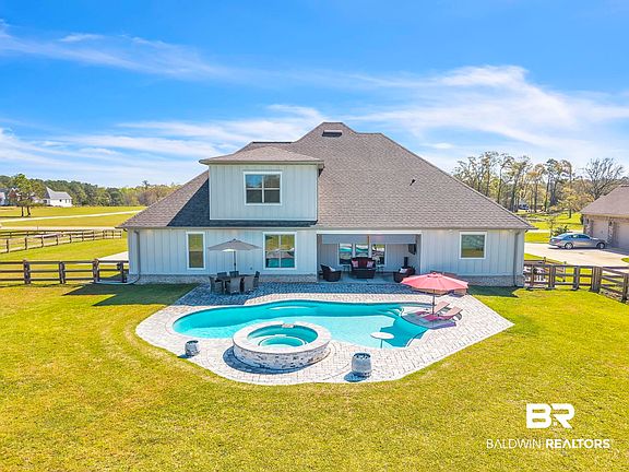 4th image of 33147 Walden Ln