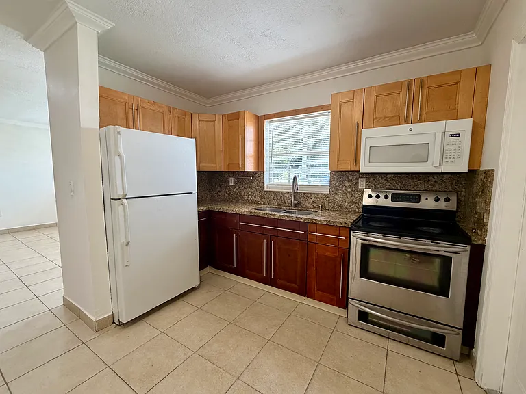 11603 SW 7th Ter #1 — Photo 9