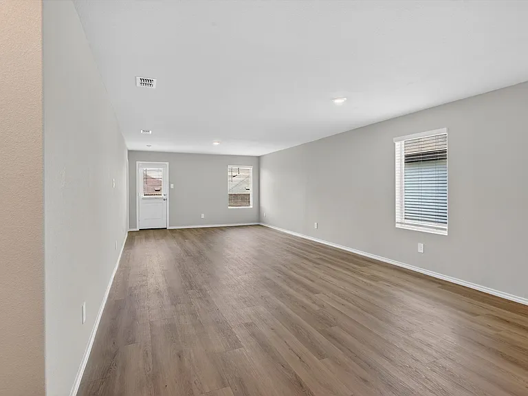 5533 Flannel Ln — Photo 9